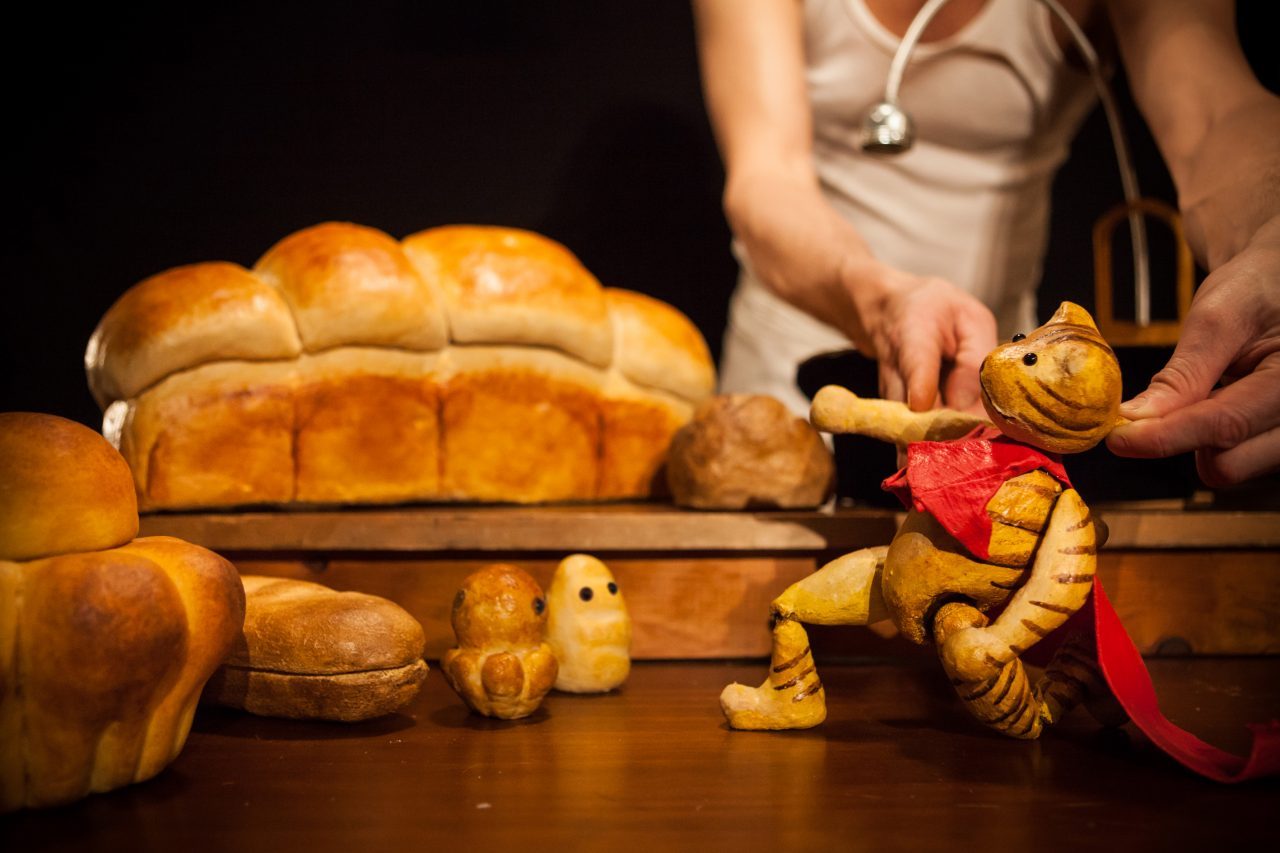 La marionnette et ses petits pains