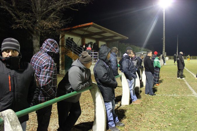 Les supporters sont particulièrement courageux pour braver le froid!