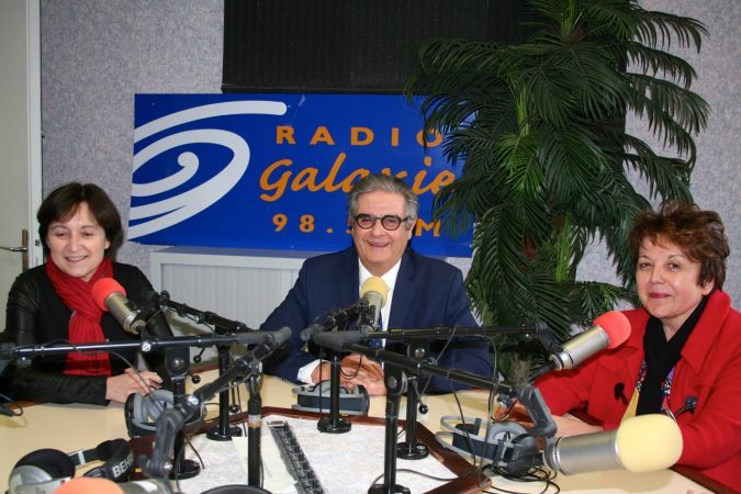 De g à droite : Annie Vieu, présidente de Haute-Garonne Numérique et vice-présidente du Conseil départemental en charge de l'Innovation et du Numérique, Georges Méric président du conseil départemental 31 et Maryse Vezat maire de Rieux et première vice présidente du conseil départemental