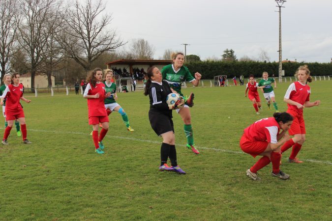 La lutte est chaude devant les buts de Ramonville.