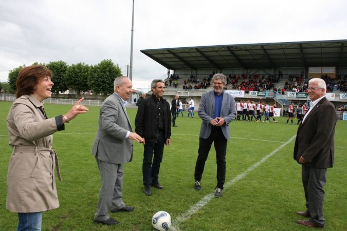 Just Fontaine à l'honneur avant le coup d'envoi