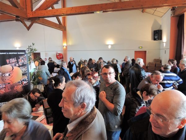 Au 2e plan le Maire de Ciadoux Thierry Toubert. Au 1er plan Jacky Puyo devenu l'historien pour la visite de l'église