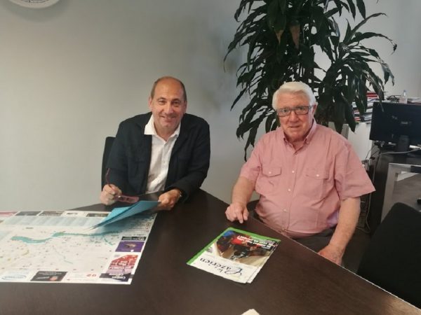 De gauche à droite: Michel Oliva et Michel Faguet qui devient Vice-Président des équipements sportifs