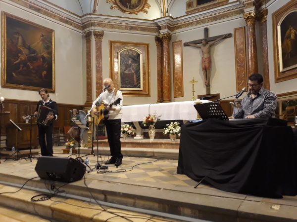 Le groupe Passo Cansoun en concert