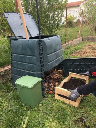 Initiation au compostage dans le jardin
