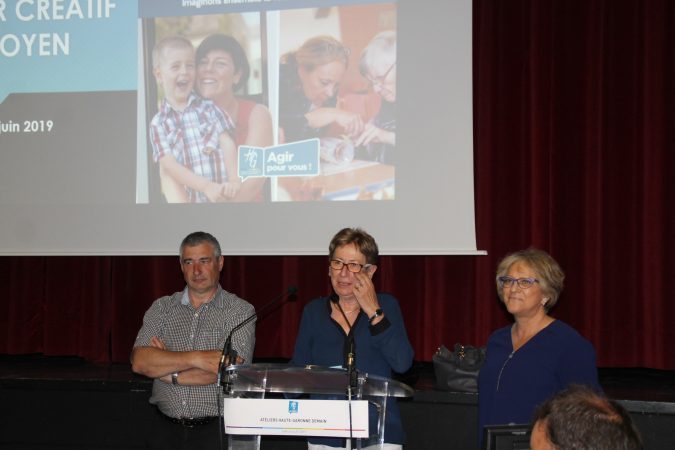 Mesdames Séré, Poumirol et monsieur Mandement pour présenter le projet