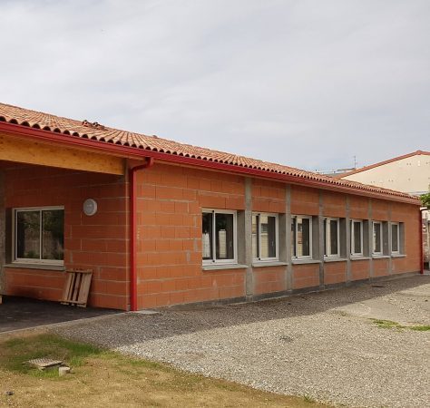 Lo costat de la novèl calandreta