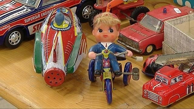 BD, jouets anciens, cartes postales,timbres, pièces, fèves des rois... attendent les collectionneurs