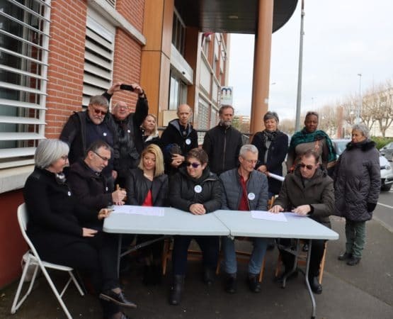 Les premiers signataires de la charte