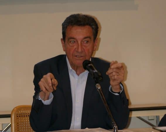 Durant le discours de Bernard Bros