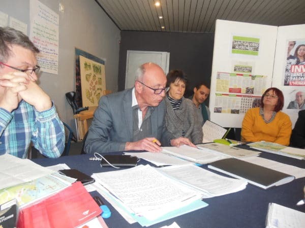 Yves Louis s'adresse à la presse