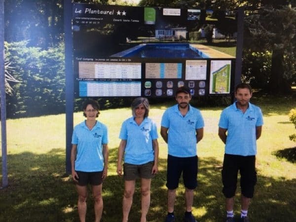 L'équipe est prête pour accueillir les vacanciers