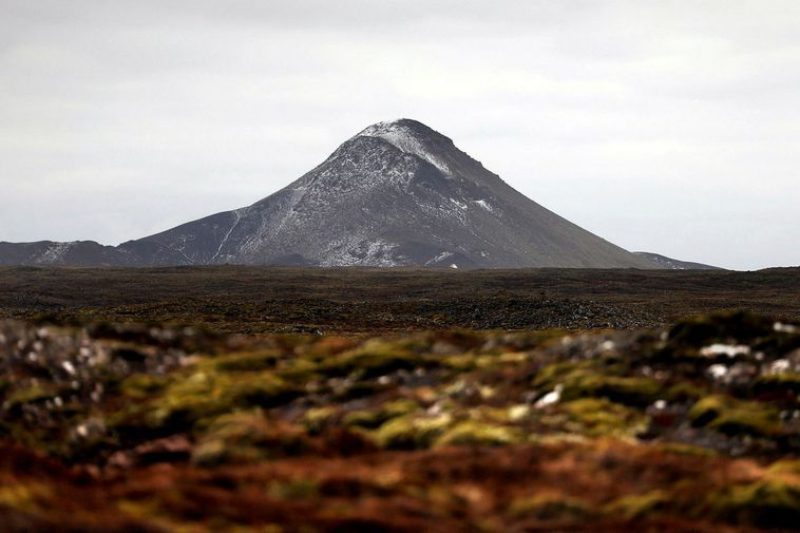 Keilir mountain en ISLANDE, volcan prêt à cracher ses entrailles ..