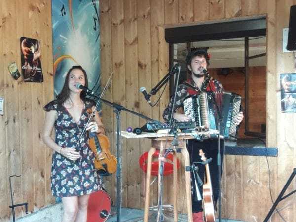 Les sales mômes ont électrisé l'atmosphère à la Pistouflerie vendredi soir.