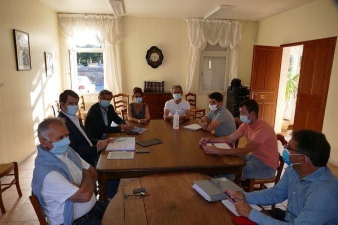 En attendant les retardataires