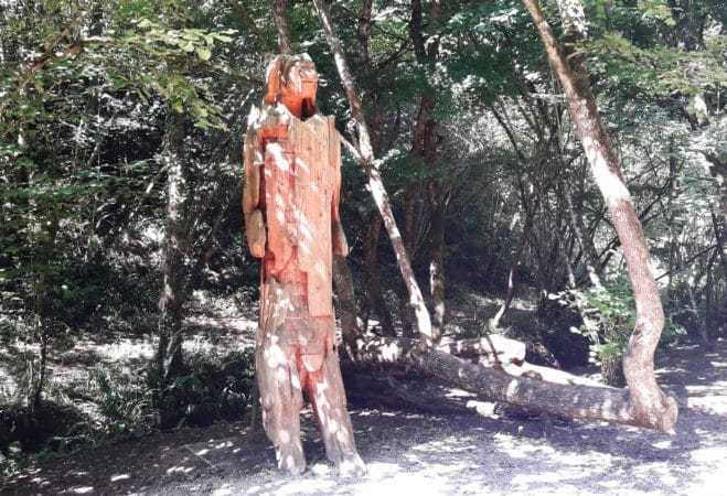 Une inoubliable rencontre avec l'Homme Lion du musée d'Aurignac.