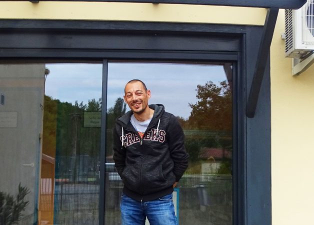 Mickaël Duflot, tatoueur à Saint Marcet, livre sa réaction face aux mesures restrictives qui s'appliquent pour sa profession.