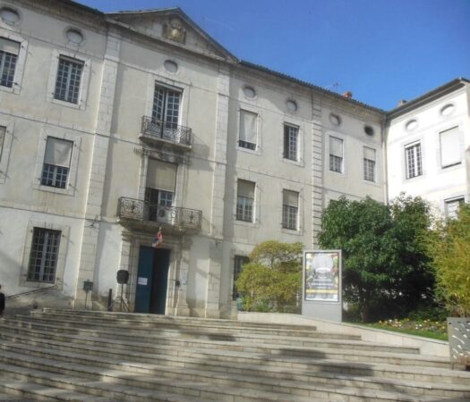 La Mairie de Saint Gaudens recrute un responsable de communication.