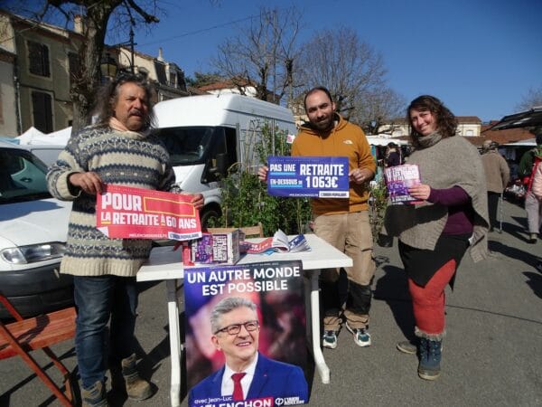 Des militants de la France Insoumise ont tenu un stand informatif au marché de Boulogne, ils ont reçu la visite des Insoumis voisins, venus du Gers.