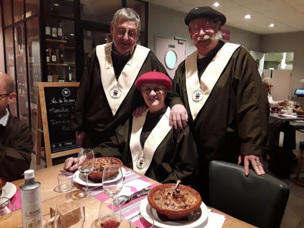 De gauche à droite : Guy Pressenda, Sophie Conquet et Moustache
