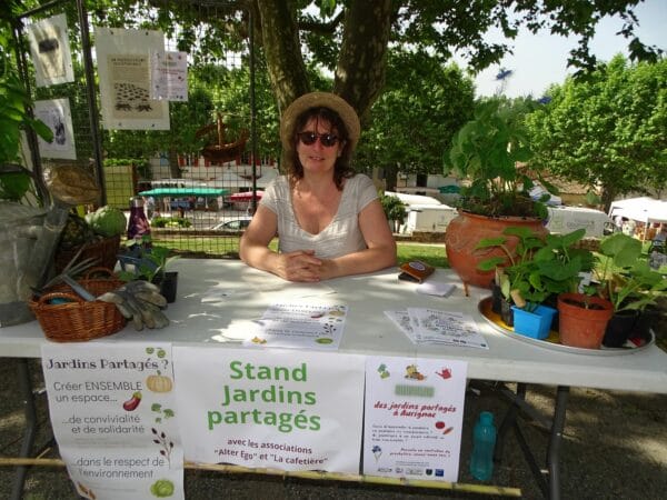Lors de la fête de la biodiversité à Aurignac, samedi 21 mai, l'association Alter Ego tenait un stand pour informer le public.