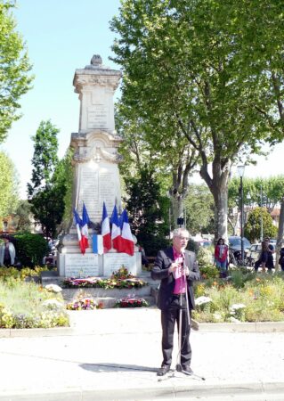 Denis Turrel s'adresse à la foule