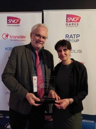 Jean-Luc Gibelin, vice-président de la Région Occitanie reçoit le prix innovation