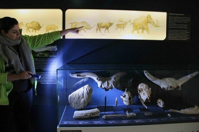 Pour découvrir le musée de l'Aurignacien à la lueur des torches, inscrivez-vous pour la visite nocturne du 14 mai, dans le cadre de la Nuit Européenne des Musées.