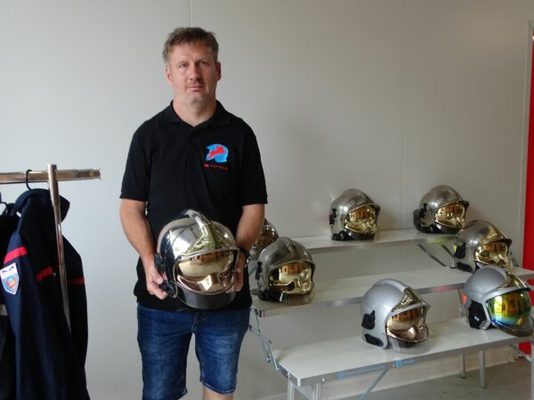 Gaël Dencausse a fondé une collection de sauvegarde du patrimoine des pompiers de la Haute-Garonne, par passion de ce métier.