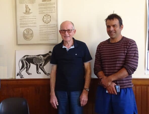 Le maire de Montmaurin Gabriel Amiel (ici avec le conseiller municipal Bertrand Miro à dr) a initié des journées citoyennes qui ont permis l'embellissement du village et la rénovation de la piscine.