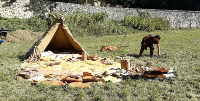 Inscrivez-vous au Championnat européen de tir aux armes préhistoriques, c'est le 20 et le 21 au Musée de l'Aurignacien.
