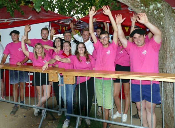 Daniel Grycza entouré du comité des fêtes