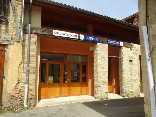 La médiathèque de L'Isle en Dodon fermera le 13 août et du 1er au 24 septembre 22. Qu'on se le dise !