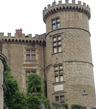 Découvrir le territoire grâce à un jeu de piste sur l'application Géocaching, la nouvelle offre touristique innovante de la commune de Saint-Blancard.