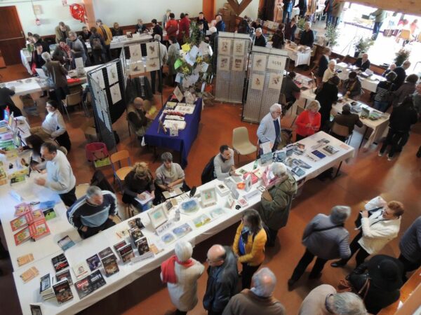 A ne pas manquer dimanche 25 septembre, le 12ème salon littéraire Autour du Livre, à Ciadoux, un superbe panel d'auteurs, illustrateurs, et d es animations pour tous. (photo archives)