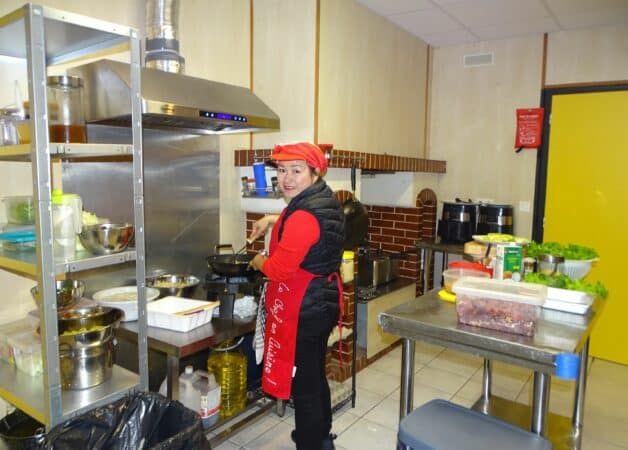 Ya aux commandes du Thaï Food Charlas, maintenant installé à Boulogne sur Gesse.