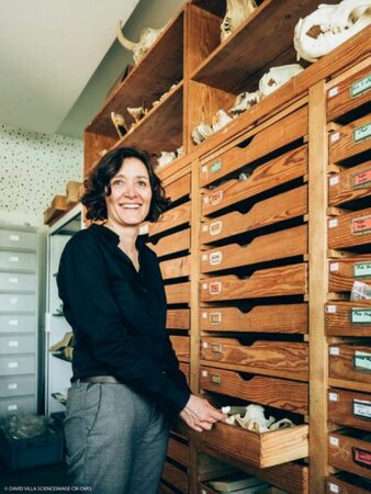 La scientifique Sandrine Costamagno animera une conférence dans le cadre du Café Préhistoire au Musée de l'Aurignacien le 10 mars.