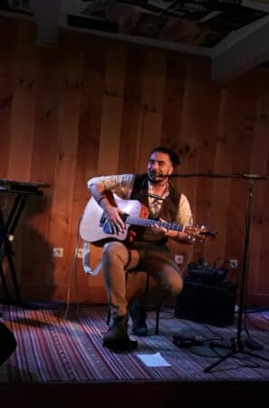 Une exceptionnelle soirée musicale avec le très talentueux Zitoune sur la scène de la Pistouflerie.