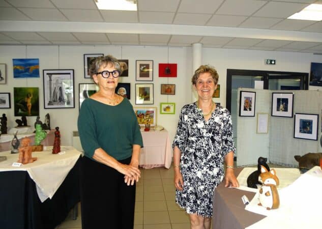 Une magnifique rétrospective de 20 ans de créations, à l'association L'Atelier de Boulogne (Elisabeth Servant et Dominique Belou, présidente et vice-présidente).