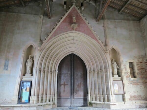 Porche de l'Eglise Saint Laurent