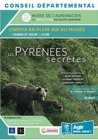 Une séance de ciné en plein air au musée de l'Aurignacien, à ne pas manquer le 29 juillet en nocturne.