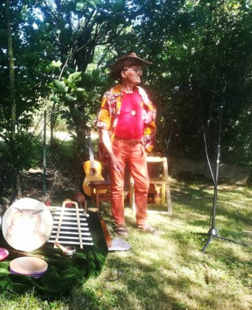 Charles Dugros et l'association Terracor organise le festival Passion Comminges Murmures d'arbres, une journée festive est prévue dimanche 6 août à Montmaurin.