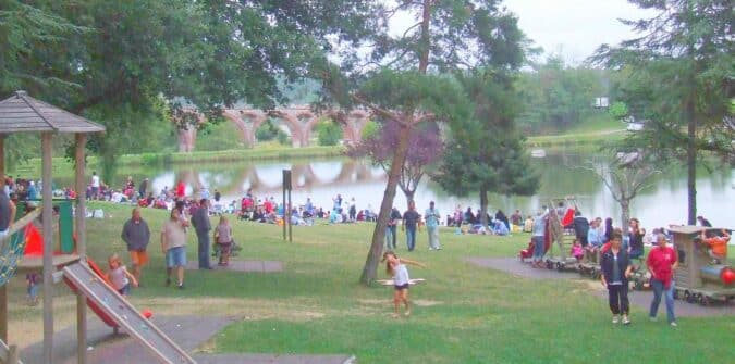 Pour le 15 août à Boulogne, cinq jours de festivités et sur les bords du lac un grand spectacle pyrotechnique en musique, à ne pas manquer. A vos agendas !