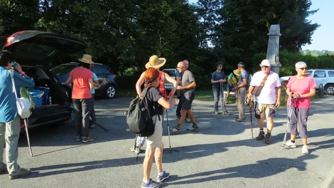 Une douce randonnée dans les environs de Saint-Plancard pour les marcheurs de Blajan, avant la pause estivale.