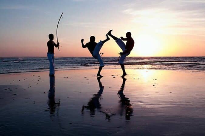 Une soirée brésilienne à Cardeilhac, avec l'ATHEB, pour s'initiation à la capoeira et danser jusqu'au bout de la nuit.