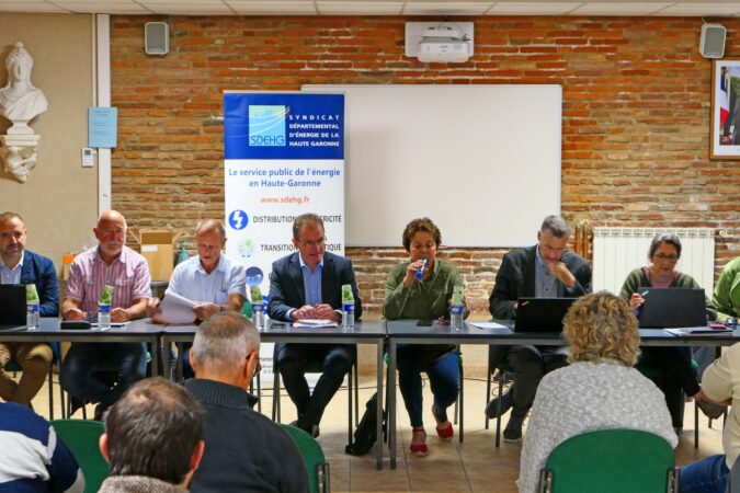 Maryse Vezat, maire de Rieux au micro