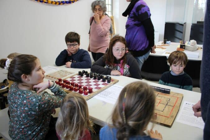 Un passionnant atelier sur les jeux de société romains, au musée archéologique de Montmaurin.