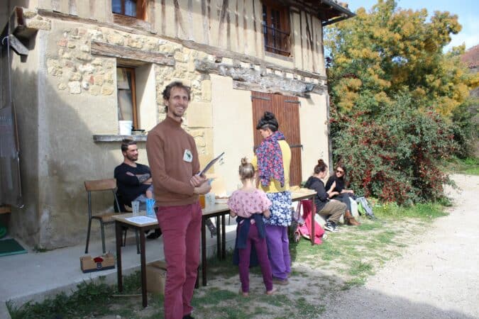 Damien Bour, directeur de l'école l'Elan Vert lors de la journée portes ouvertes samedi 23 mars.