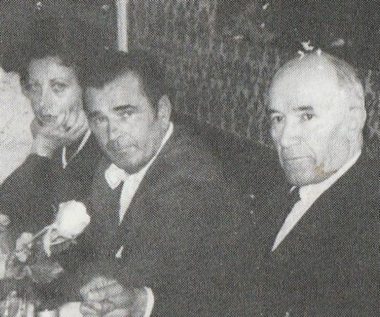 Sur cette photo d’époque, Kiki est au centre avec à ses côtés Garaut et sa femme Emilienne (Source Henri Soun)