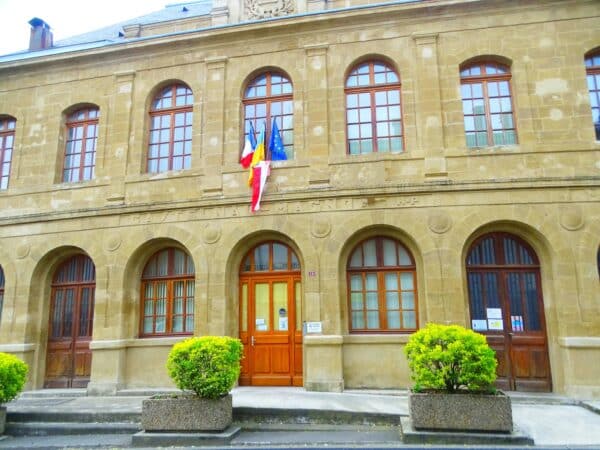 Le comité de jumelage organise un grand vide greniers le 5 mai.